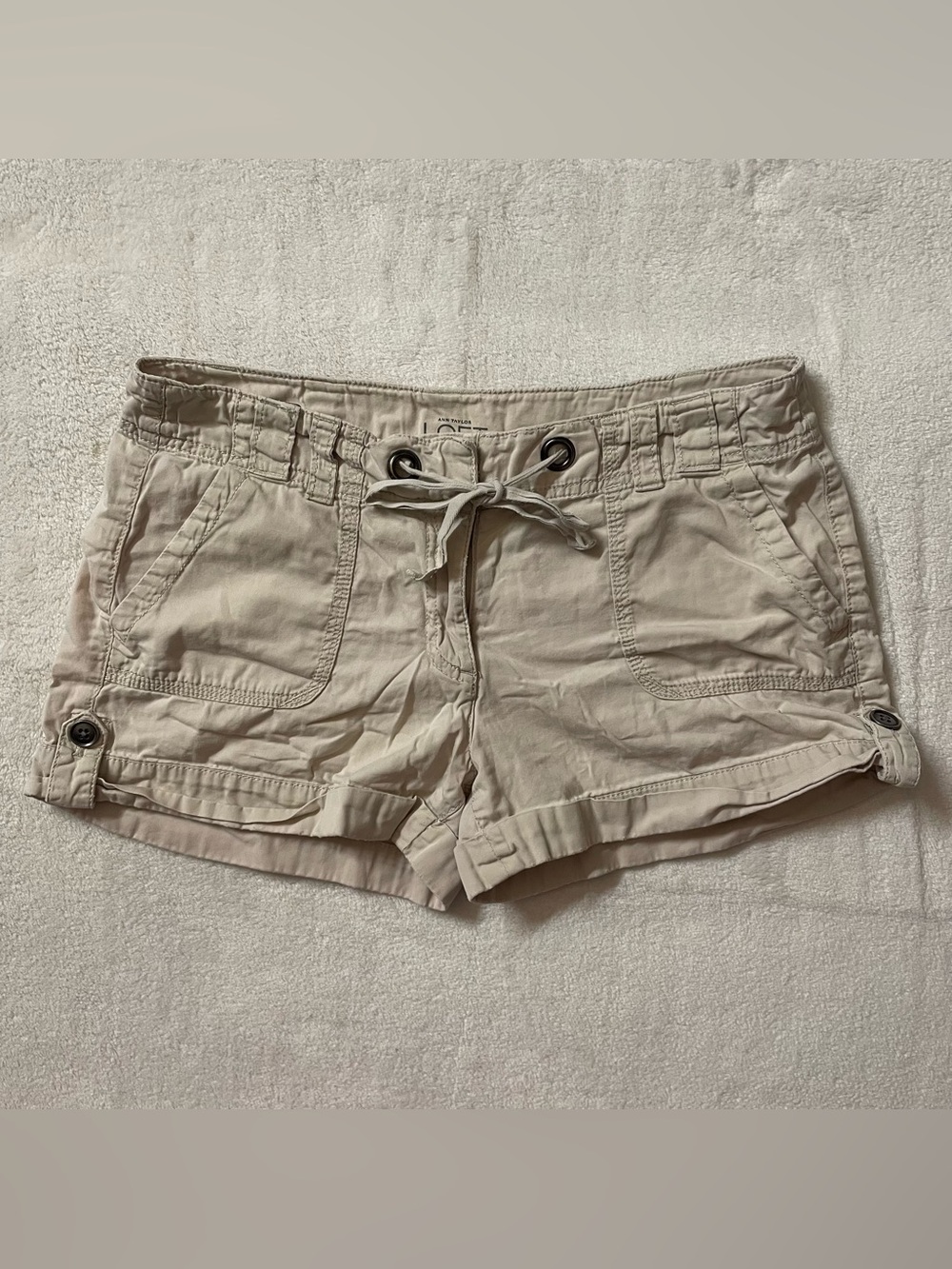 Ann Taylor Loft Beige Drawstring Shorts size 6P